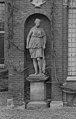 Pieter Adriaensz. 't Hooft, Huishouden, sculptuur voor het Fragmentengebouw van het Rijksmuseum