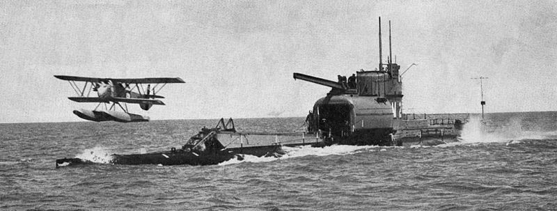 800px-British_Submarine_HMS_M2.jpg
