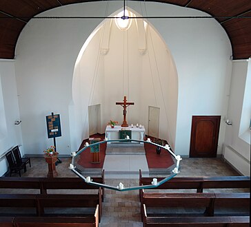 Prezbiterium i ołtarz