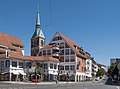 Hildesheim, el torre de la iglesia (Sankt Andreaskirche) en la calle