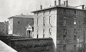 L'Hôtel-Dieu et son entrée à gauche, en 1939 depuis le Pont-Neuf.