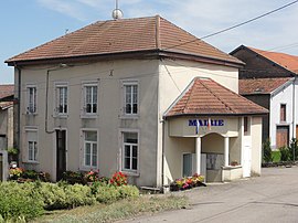 The town hall in Montigny