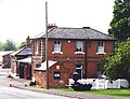 La stazione di Ongar con l'insegna dell'attuale gestore, la Epping Ongar Railway (EOR)