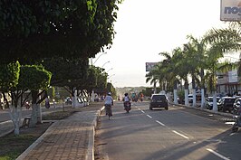 De hoofdweg Av. Mal. Rondon (BR-222) in het centrum