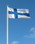 Det finske flagget har et blått kors på en hvit bakgrunn.