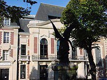 Photographie montrant la façade du théâtre de Cambrai