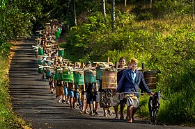 Perlon Unggahan -- a slametan ritual for ancestors of Javanese Muslims in Pekuncen, Banyumas on last Friday before Ramadan Tradisi Unggahan Bonokeling.jpg