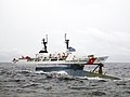 Kutr americké pobřežní stráže USCGC Midgett se zajatou pašeráckou ponorkou vezoucí šest tun kokainu