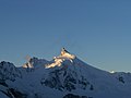 Blick von der Hütte bei Sonnenaufgang: Zinalrothorn (4221 m)