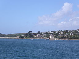 005. 
 Rade de Brest. 
 Roscanvel vue du bateau. 
 JPG