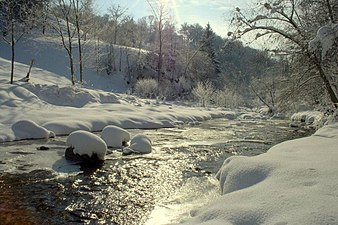 L'Agogna nel tratto vallivo dopo un'abbondante nevicata