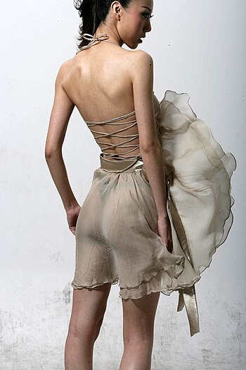 I like the back of this skirt! I really think ...