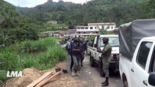 Cameroonian soldiers entering a town, April 2020. Cameroonian troops enter an Anglophone town 2.png