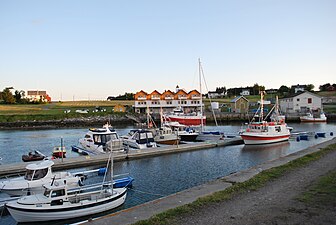 Småbåtshamnen i Engenes.