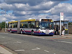 Un autobús articuláu de First Manchester