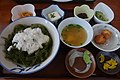 Umibudō parmi divers plats à Shirasa (Kōri-jima, (Okinawa)
