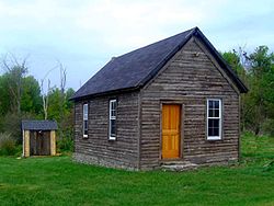 Остров Гренадер (Нью-Йорк) Schoolhouse.jpg