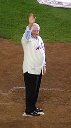 Jerry Koosman wearing his late-1960s' era Mets jersey, which served as an inspiration for the 2012-13 Mets pinstriped uniform. Jerry Koosman 2008-09-28.jpg