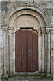 Detalle porta Igrexa con 2 arquivoltas de medio punto.