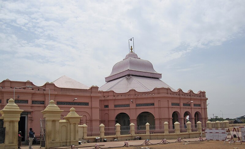 This image has an empty alt attribute; its file name is 800px-Sathya_gnana_sabha%2C_vadalur_1.jpg