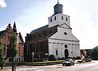 Dorpskern met de Sint-Amanduskerk.