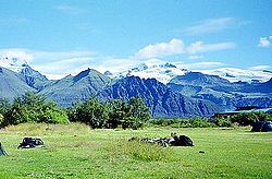 Veduta del parco Skaftafell con i monti nello sfondo