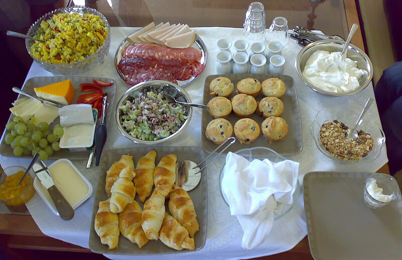 File:Sveas brunch (cropped).jpg