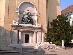 Heroa monumento en Székesfehérvár