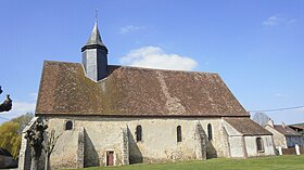 Façade sud de l'église de Vareilles