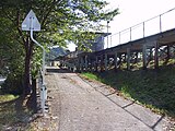 駅へ続く坂道(2010年8月)