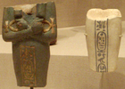 Due ushabti frammentari di Akhenaton (Brooklyn Museum, New York)