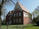 Alte Schule mit Turnhalle