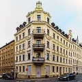 Mietshaus in geschlossener Bebauung, mit Eckladen, Eckhaus zur Konsulstraße