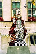 Szent Miklós szobra Brüsszelben