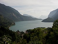 Blick über den Molvenosee nach Süden