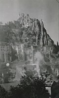 La citadelle et la ville après le bombardement du 15 août 1944.