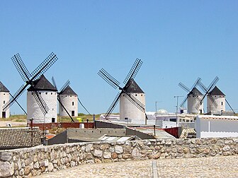 Moulins à vent du domaine de Criptana à La Mancha. (définition réelle 1 149 × 862*)