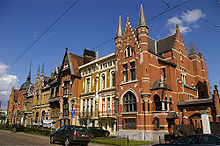 Townhouses in Zurenborg, Antwerp (Belgium), an area that features a high concentration of townhouses in Art Nouveau and other fin-de-siecle styles. Cogels-Osylei-9-17.jpg