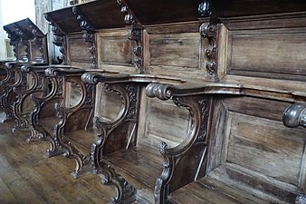 Stalles de bois d'une église.