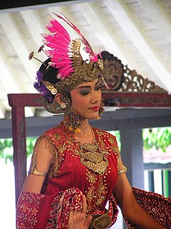 A dancer wearing rouge.