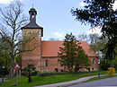 Dorfkirche mit Kirchhofsmauer