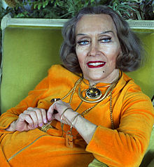 Gloria Swanson in her home