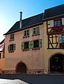 Ferme de vigneron ancien salon avec décor en papier peint