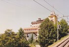 Einfahrt Rigi-Kaltbad mit Hotel Bellevue (Mai 1990)