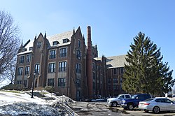 Колледж Нотр-Дам в Огайо admin building.jpg