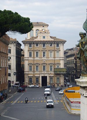 Palazzo Bonaparte. I förgrunden Piazza Venezia.