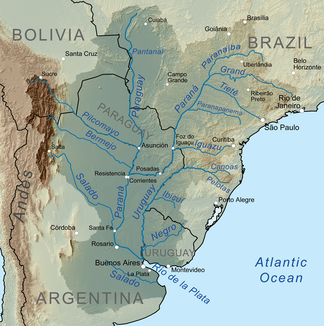 Da Rio Paranaíba is da rechte Quejfluss van Paraná