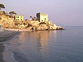 Spiaggia e torre di Erchie in inverno