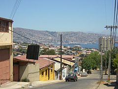 Tepelik bir şehir olan valparaiso'da Cerro esperanza (Umut tepesi)