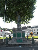 Le Poilu victorieux (monument aux morts)